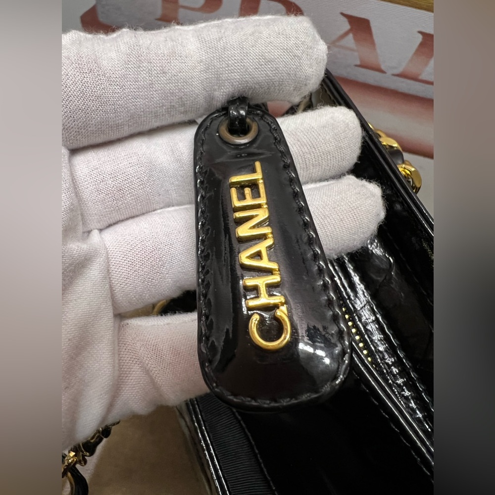 CHANEL Black CC Logo Patent Leather Chain Shoulder Tote Bag-4126843 - Picture 11 of 15